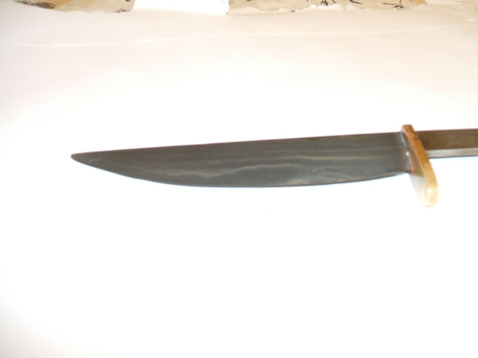 Laminated knife