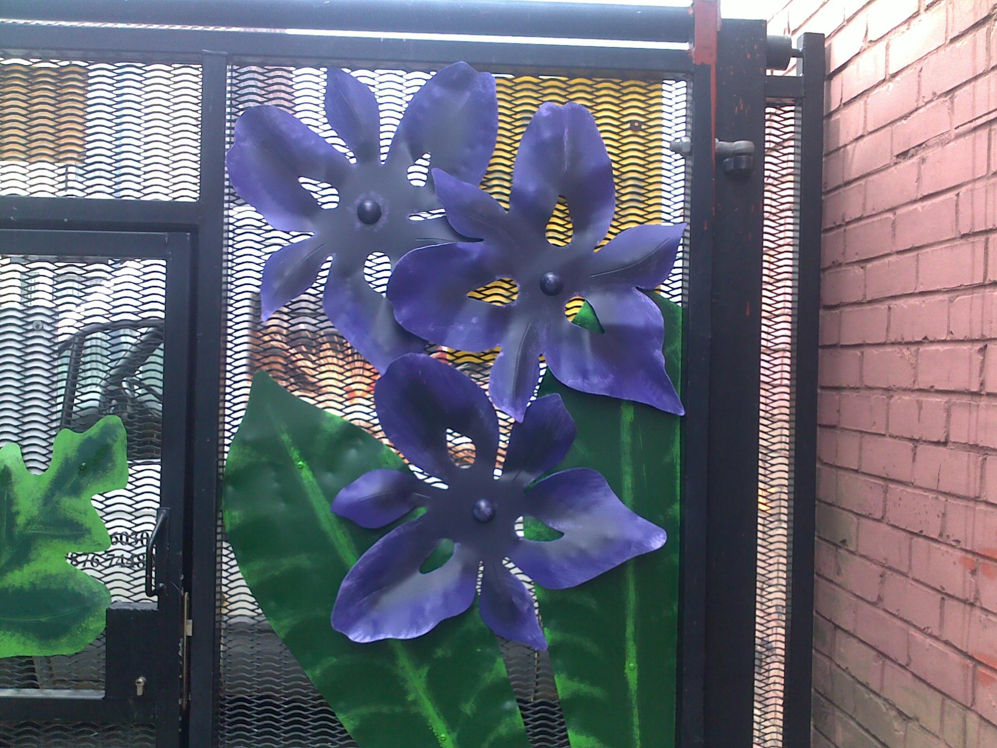alley gate decoration Middlesbrough (2).jpg