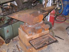 375 pound anvil