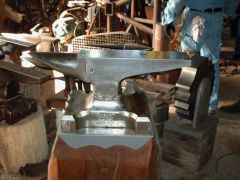 Here is the biggest anvil that I saw that Jimmy had made