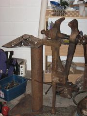 post vise on stand