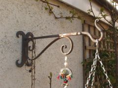 hanging bracket