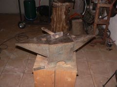 Anvil with temporary stand