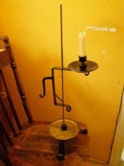 Ajustable candle holder