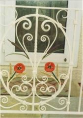 A panel on steps from a garde