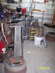 post.vise.stand