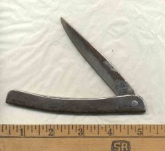 la Belle French style iron handled clasp knife