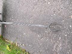 Fork with twists