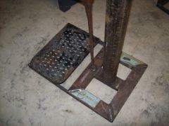 floor / base of post vice stand