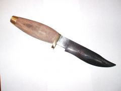 1095 steel blade w/ walnut handle