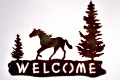runing_horse_thru_trees