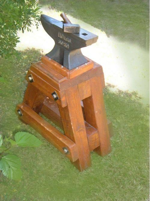 bolted 4x4 anvil stand.jpg