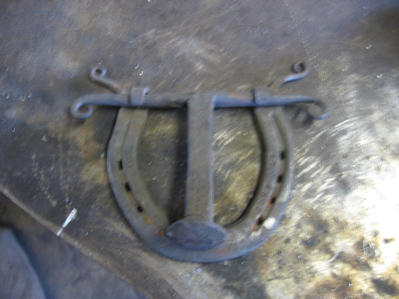 Horseshoe_and_RR_spike_door_knocker.thum