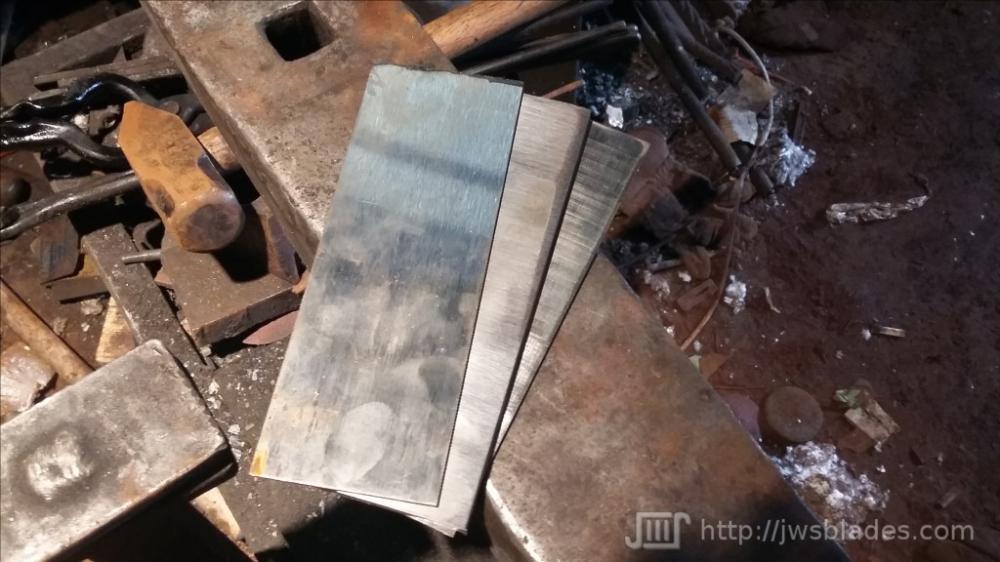 san-mai-kukri-1.thumb.jpg.1fcce932567717