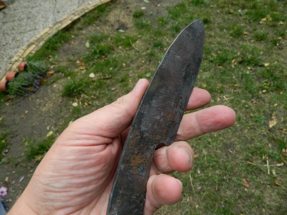 Kniferough3.jpg