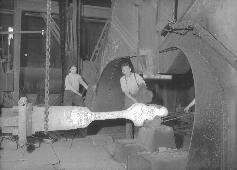 forge_steam_hammer_small.jpg