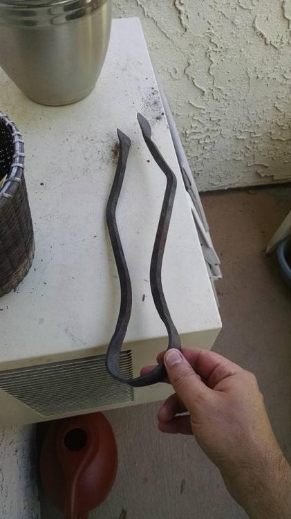 tongs.jpg