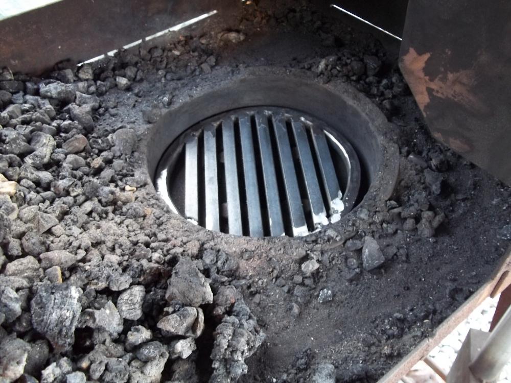 Firepot with new steel grate  01.JPG