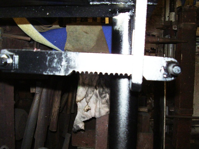 56635ab986a9d_RatchetDetail.JPG.56c899f5