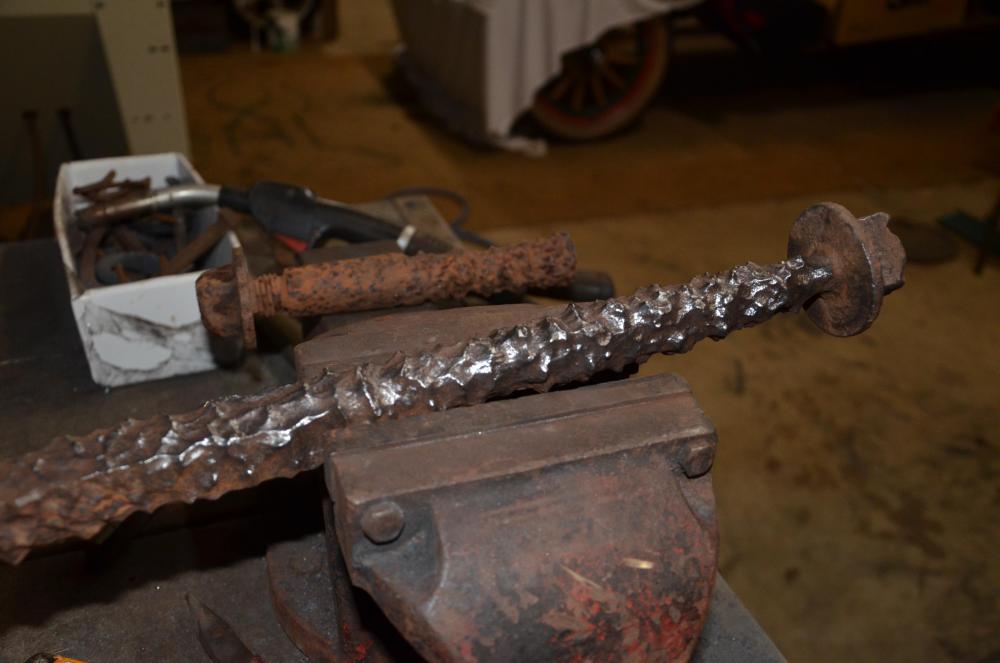 axle hat stand1.jpg