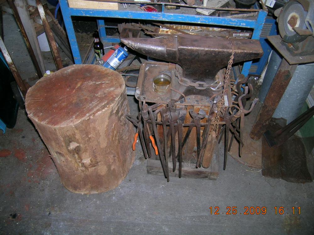 Anvilstand1.thumb.JPG.67bedd208e6e563957