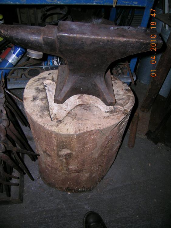 Anvilstand2.thumb.JPG.1e3f8e7aa79d3d712d