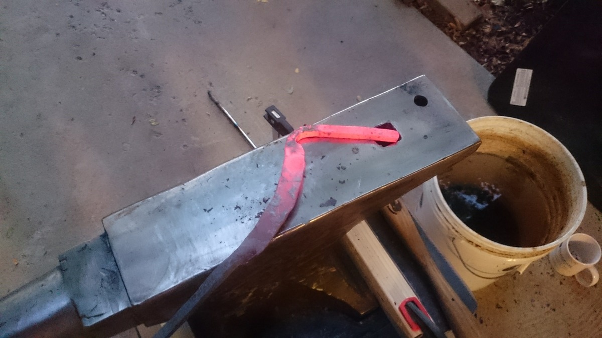 Quick Tip: Cut Concave Curves with a Drawknife