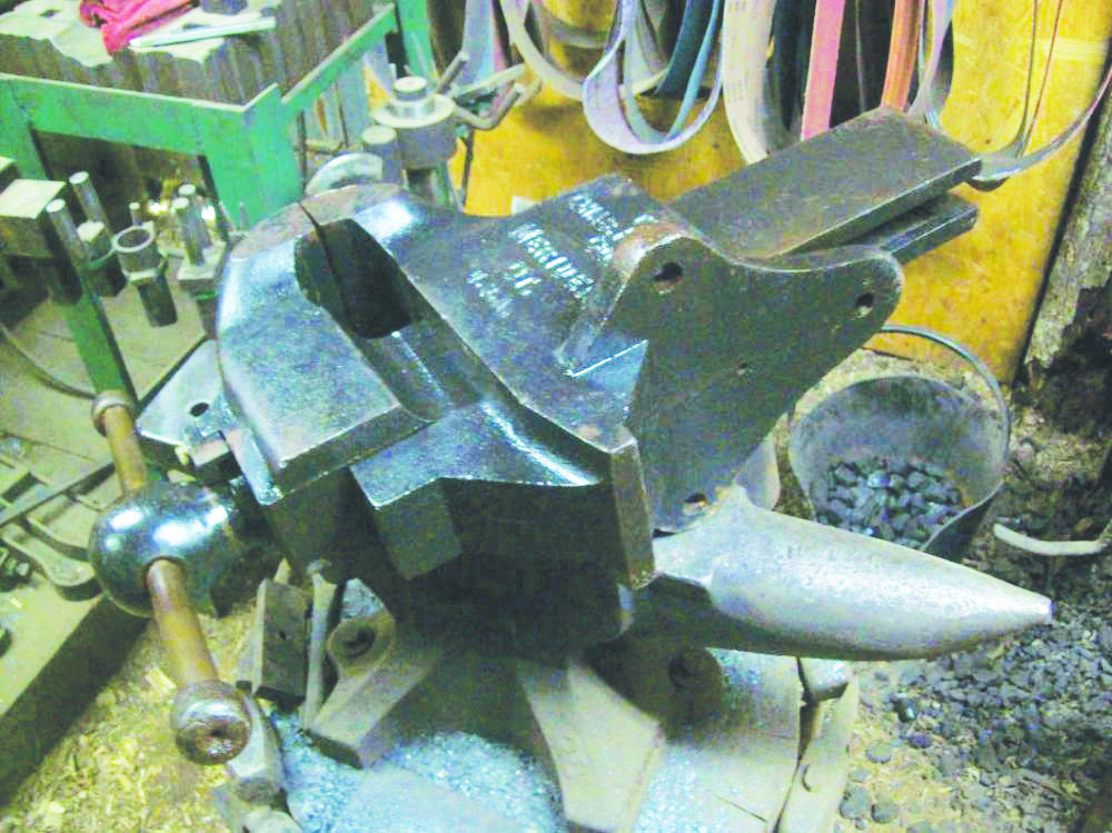 What's the biggest vise you've seen? - Vises - I Forge Iron