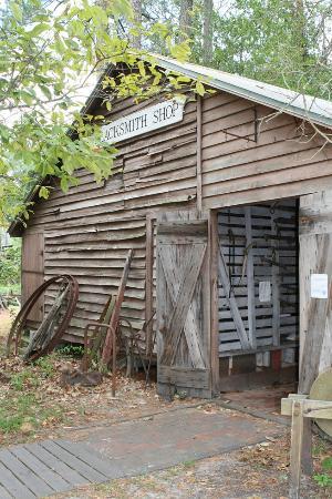 BlacksmithShop.jpg.ea5e73ba8f5c9b18d3c175846ab973d8.jpg