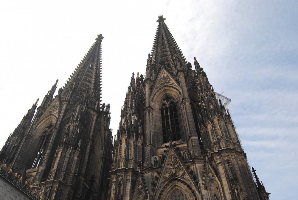 double_tower_towers_bell_tower_gothic_cologne_dom_side_window_buttresses-489571.jpg
