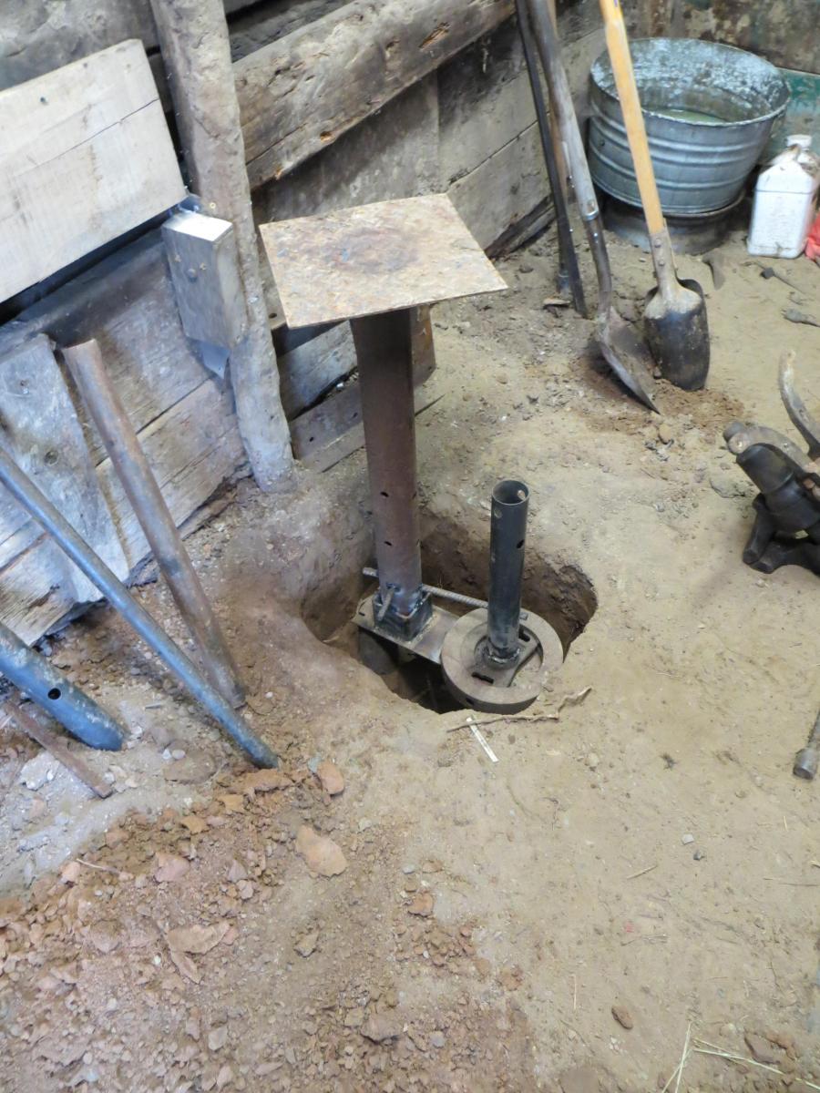 vise stand ready to pour