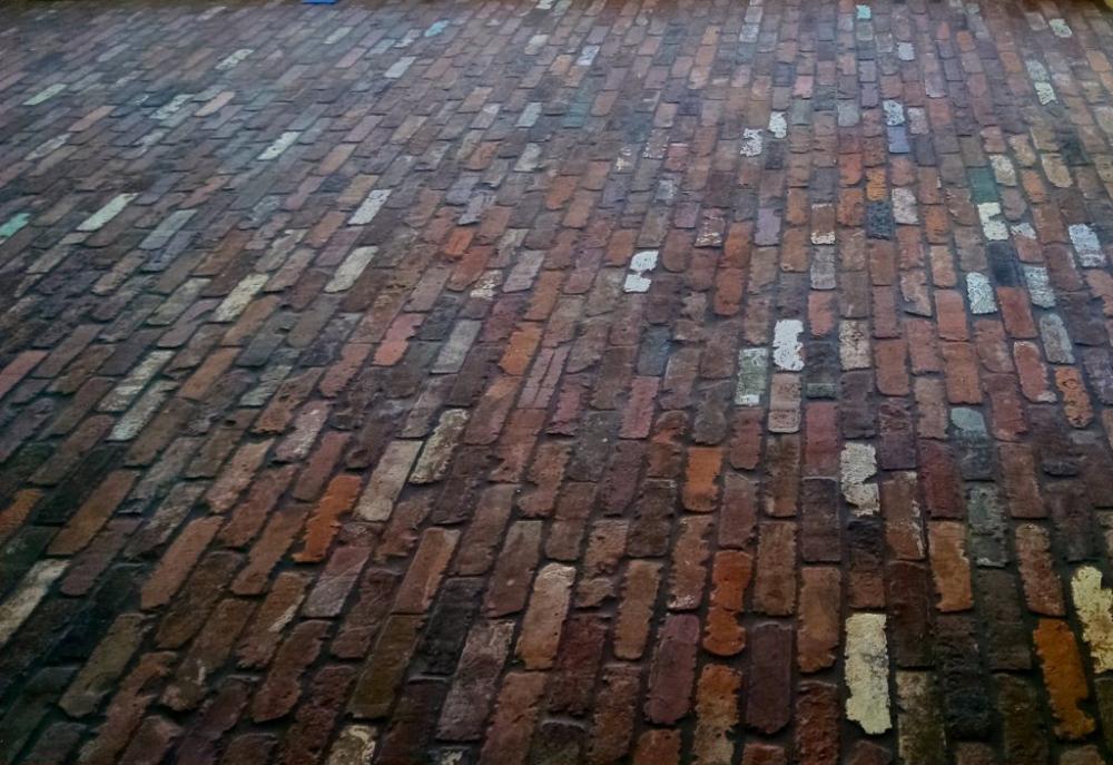 reclaimed-thin-brick-veneer-brick-floor-tile-thin-brick-veneer-brick-floors-1024x703.jpg