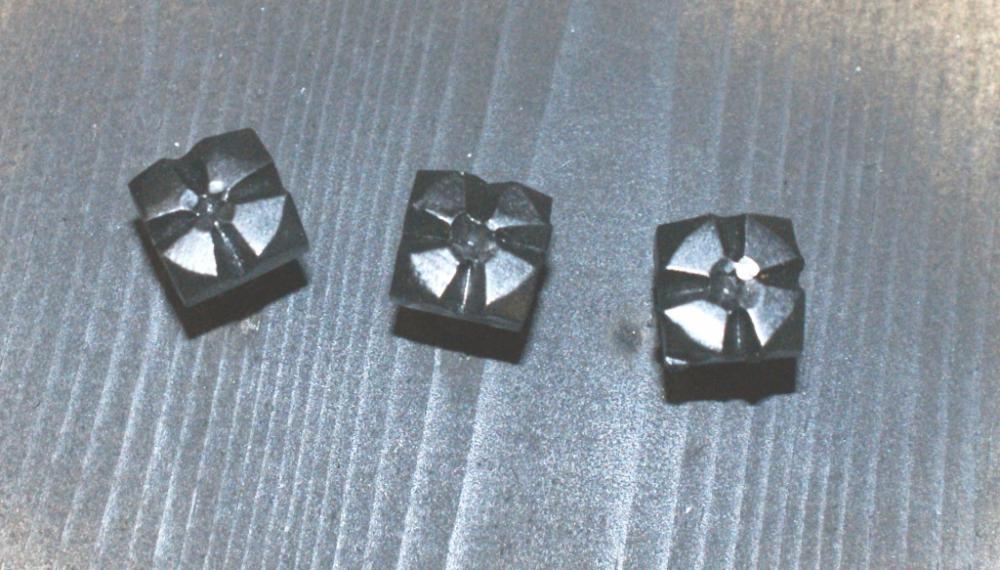 5ab390b7d0313_WinkingDragoncoachscrews.thumb.JPG.d3a51aac9b18278e8b62fb381fe2639e.JPG
