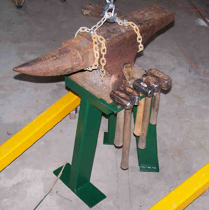 5ae5e44568e17_Anvilstand01s.JPG.5dcb8c52517775d99f2e22e0f49114ff.JPG
