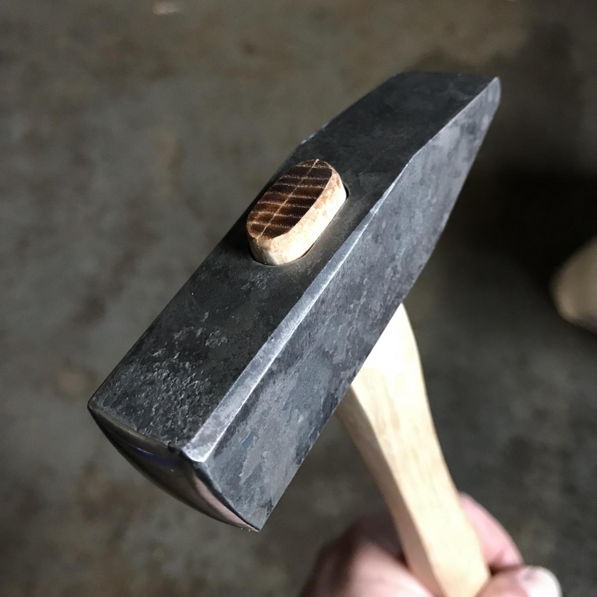 Bench hammer