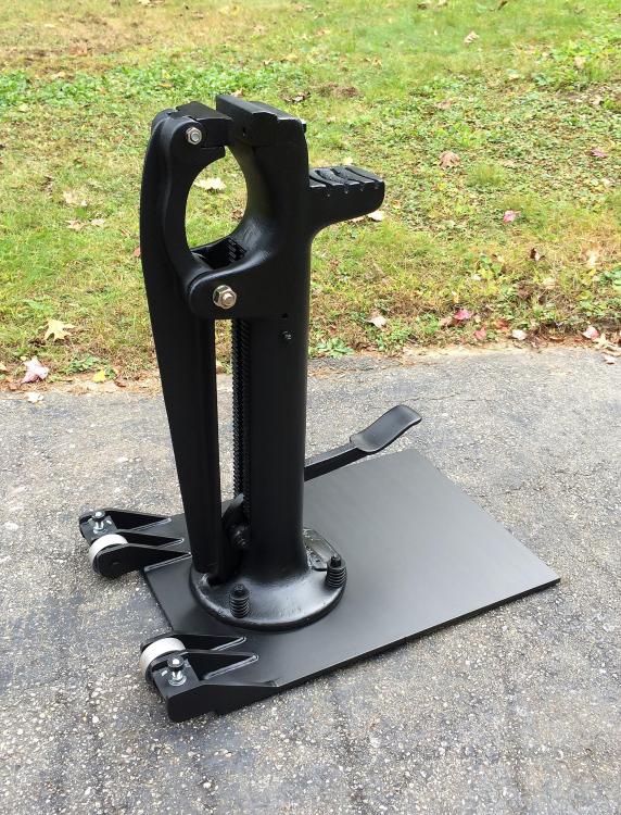 foot-vise-restoration-finished-1.thumb.jpg.4d35eecaf639ef286392f6de2921dc48.jpg