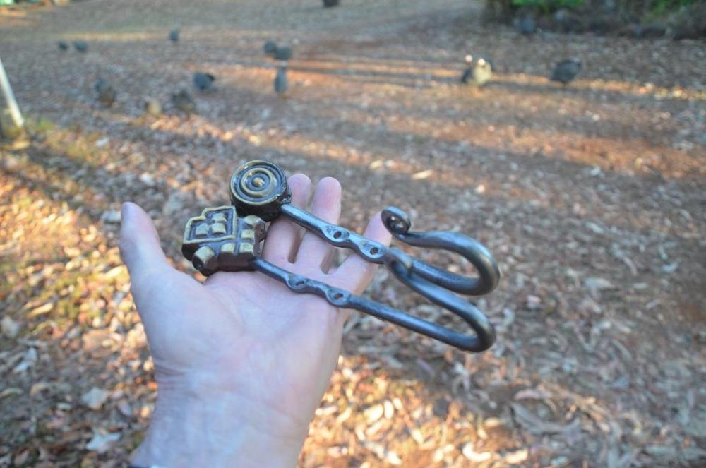 bed hooks.JPG