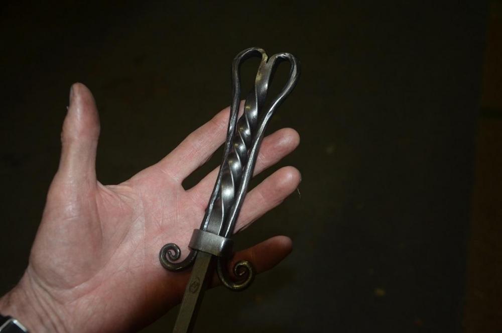 poker handle curl.JPG