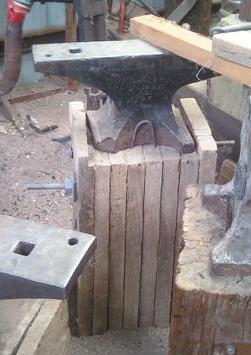 anvilstand1crop.jpg.1e95810b35b26b3fedfa28a6d7699107.jpg