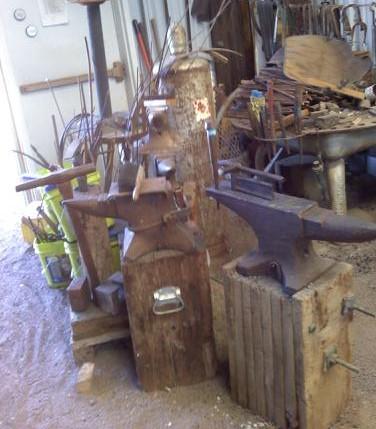random_anvils.jpg.e12168d2a9088d45d10c59a14901ffe0.jpg