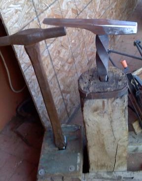 1742190341_stake_anvils(2).jpg.be2e2218777395fa5fa687a50764c361.jpg