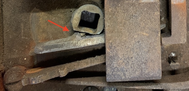 895260171_1BrokenPart.JPG.0e0924a584ccc27aef7ac9ebeef48b41.JPG