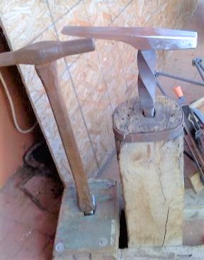 303902928_stake_anvils(2).jpg.d929790981480e0e145a4471104f541a.jpg