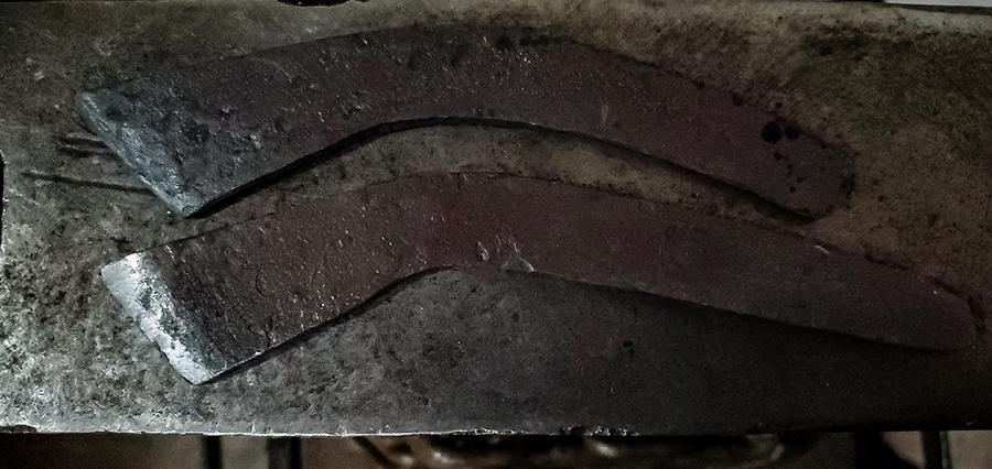1577746240_Knives(2of1).jpg.e74b5783c3c0173d9aaeb19316912229.jpg