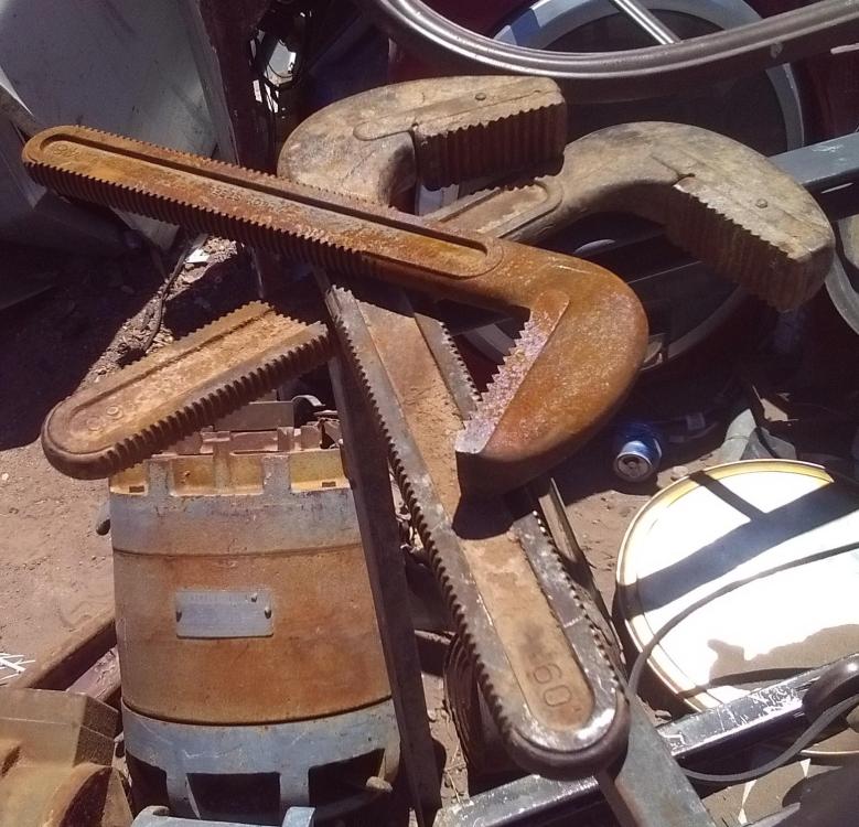 pipewrenchs.thumb.JPG.782bbce8c0bdd2dd818affd50f0cd073.JPG
