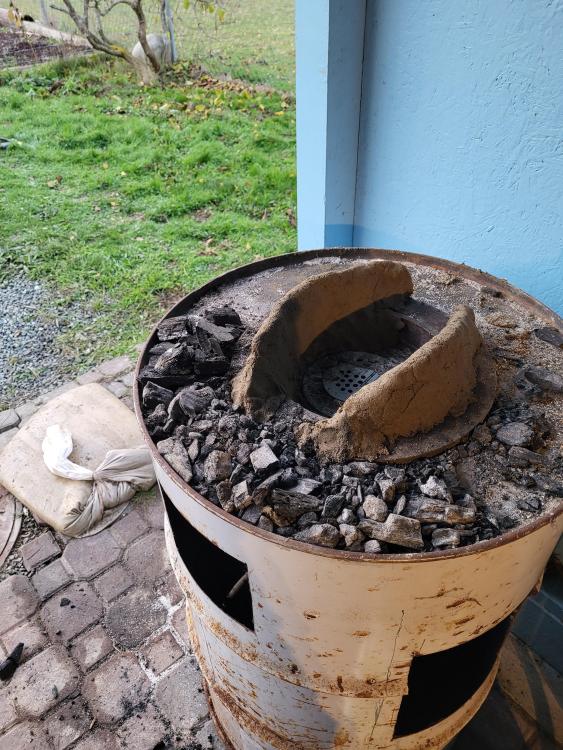 Clay firepot1.jpg