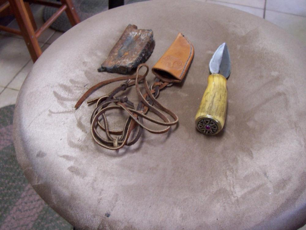 neckknife002.thumb.jpg.42ed8967086361c308df59d54d47508e.jpg